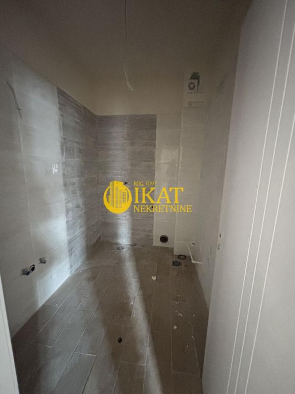 Stan na prodaju u Beogradu, Zemun, dvoiposoban, 62m2, cena 98800 evra