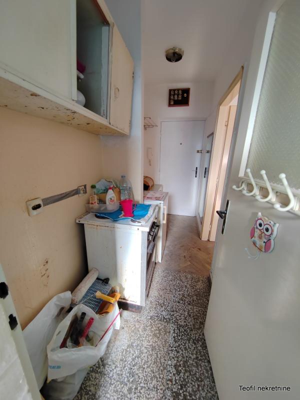 Stan na prodaju u Beogradu, Karaburma, jednosoban, 32m2, cena 83000 evra