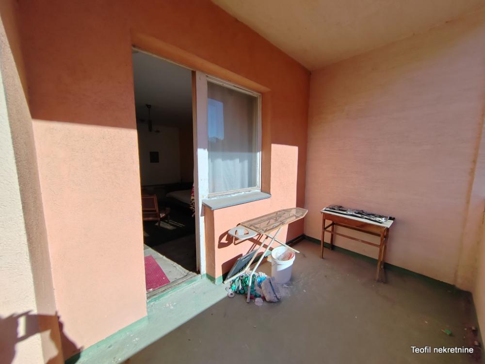 Stan na prodaju u Beogradu, Karaburma, jednosoban, 32m2, cena 83000 evra