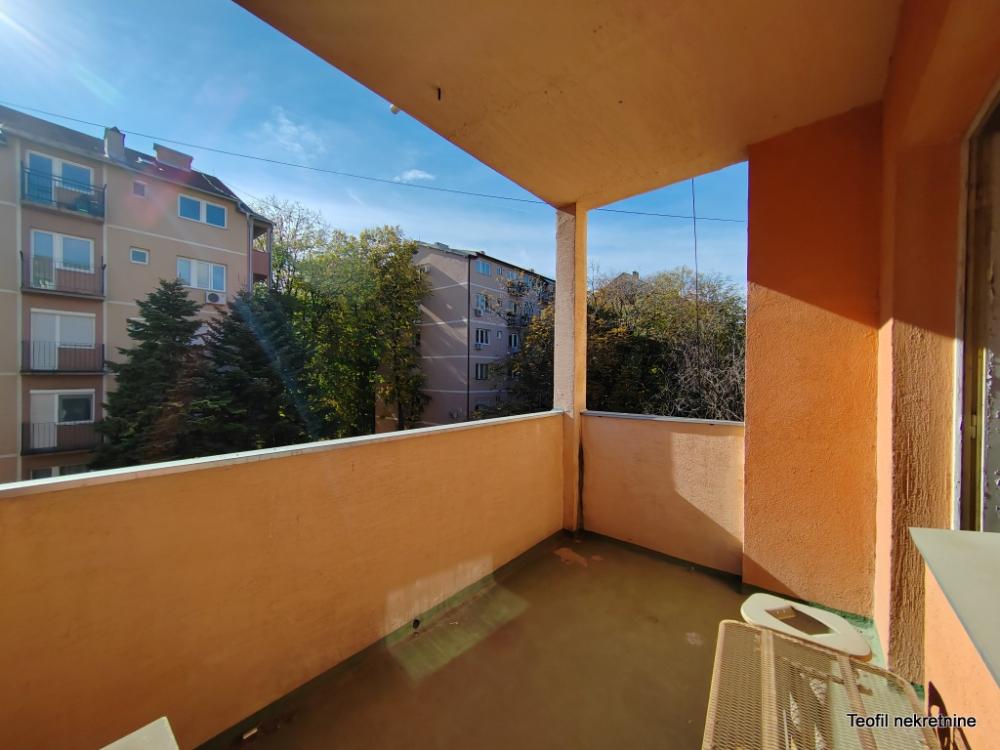 Stan na prodaju u Beogradu, Karaburma, jednosoban, 32m2, cena 83000 evra