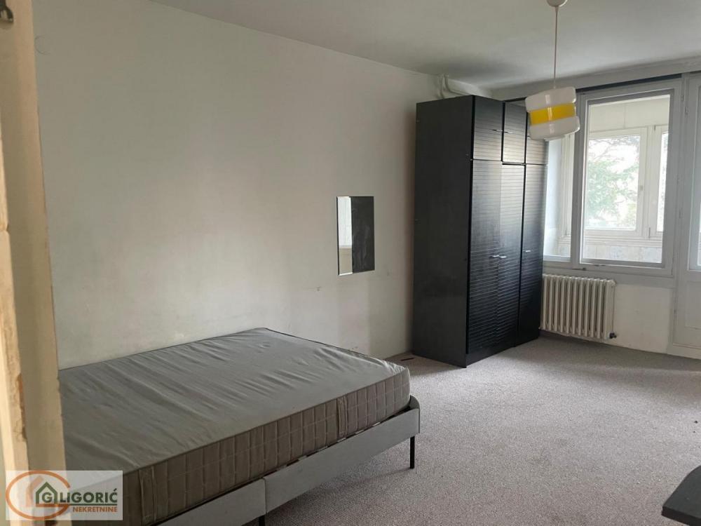 Stan na prodaju u Beogradu, Novi Beograd blok 45 (TC Enjub), trosoban, 94m2, cena 340000 evra