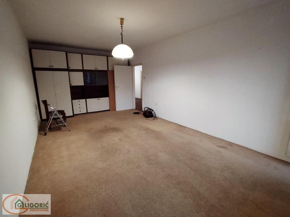 Stan na prodaju u Beogradu, Novi Beograd blok 45 (TC Enjub), trosoban, 94m2, cena 340000 evra