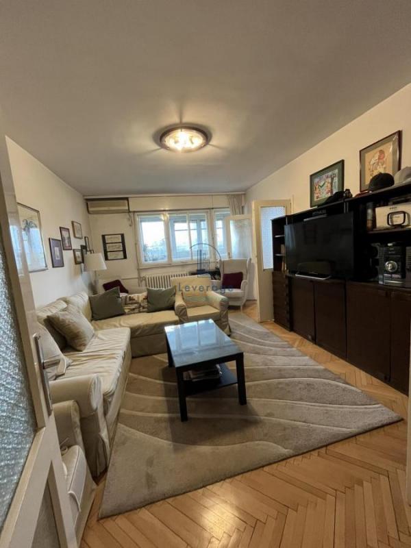 Stan na prodaju u Beogradu, Zemun Kej, dvoiposoban, 80m2, cena 279000 evra