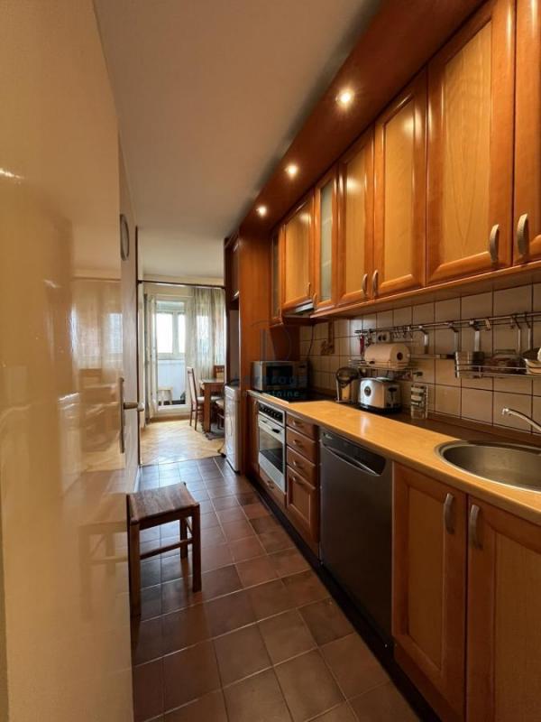 Stan na prodaju u Beogradu, Zemun Kej, dvoiposoban, 80m2, cena 279000 evra