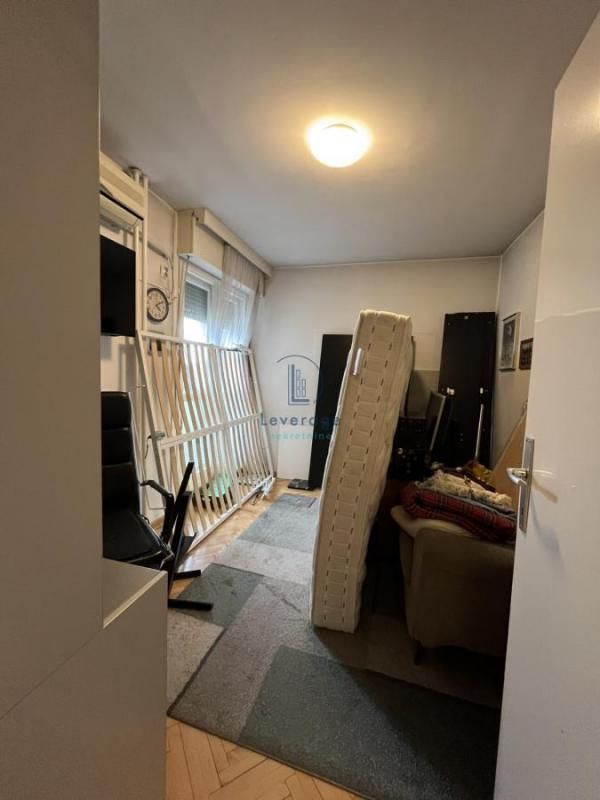 Stan na prodaju u Beogradu, Zemun Kej, dvoiposoban, 80m2, cena 279000 evra