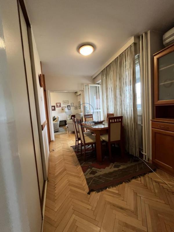 Stan na prodaju u Beogradu, Zemun Kej, dvoiposoban, 80m2, cena 279000 evra