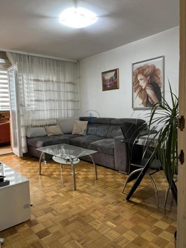 Stan na prodaju u Beogradu, Novi Beograd blok 61, jednoiposoban, 45m2, cena 154900 evra