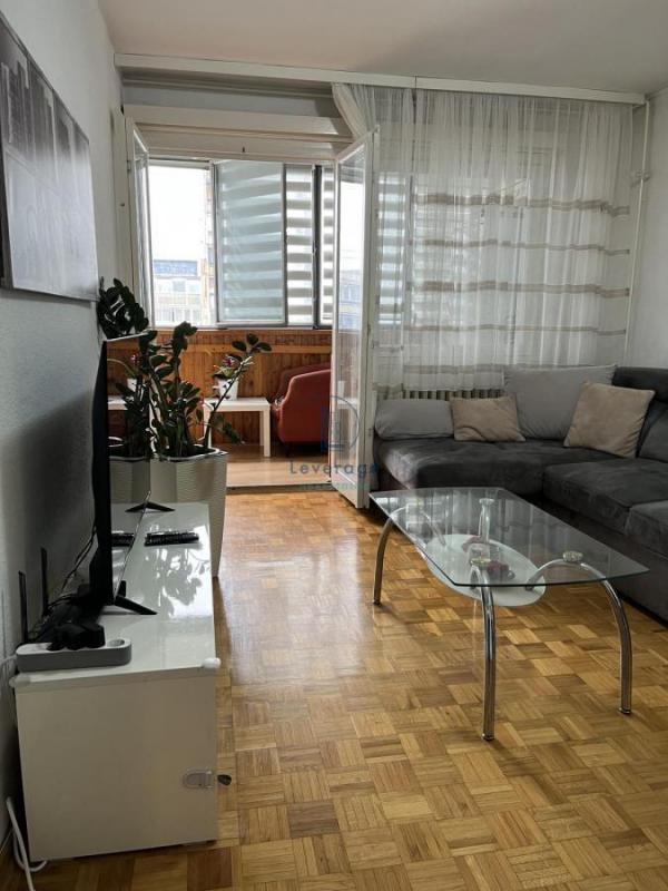 Stan na prodaju u Beogradu, Novi Beograd blok 61, jednoiposoban, 45m2, cena 154900 evra