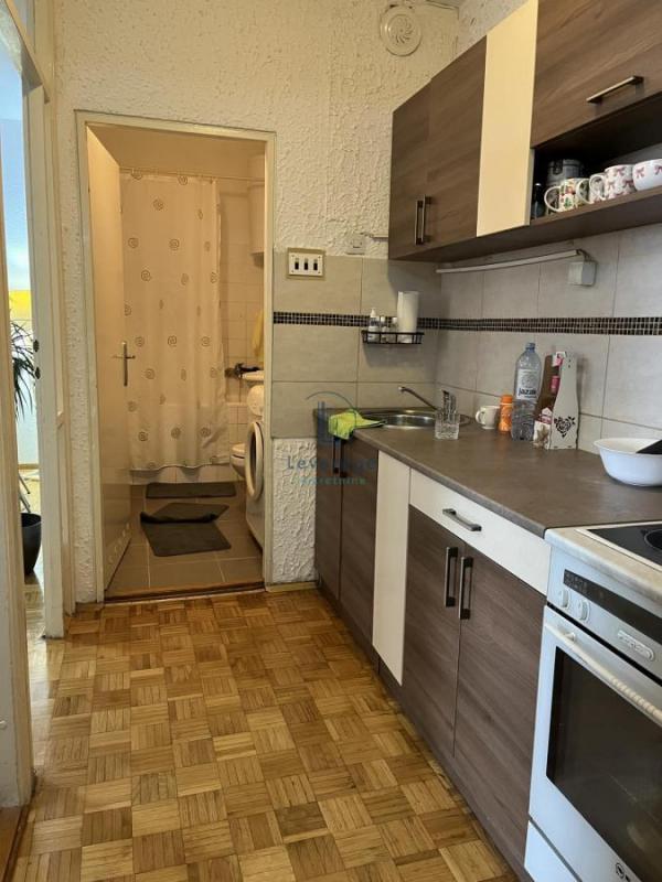 Stan na prodaju u Beogradu, Novi Beograd blok 61, jednoiposoban, 45m2, cena 154900 evra