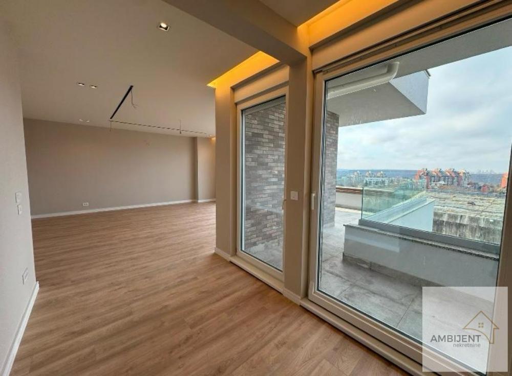 Stan na prodaju u Beogradu, Naselje Stepa Stepanović, 166m2, cena 499740 evra