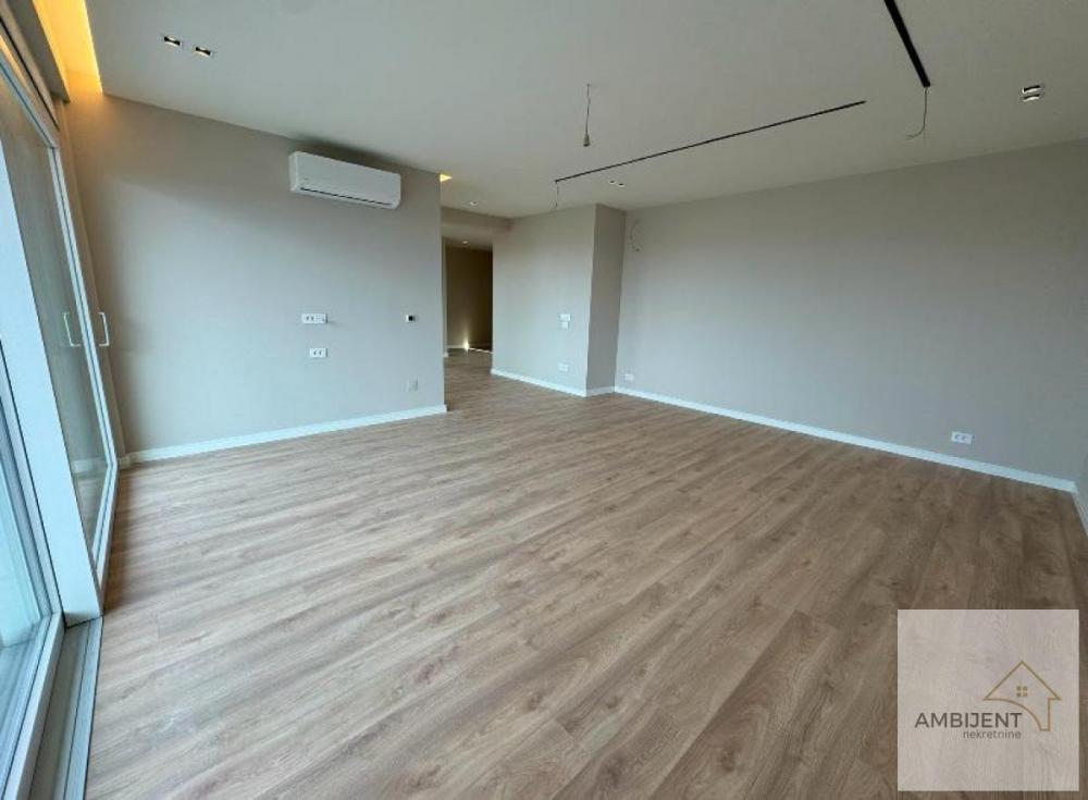 Stan na prodaju u Beogradu, Naselje Stepa Stepanović, 166m2, cena 499740 evra