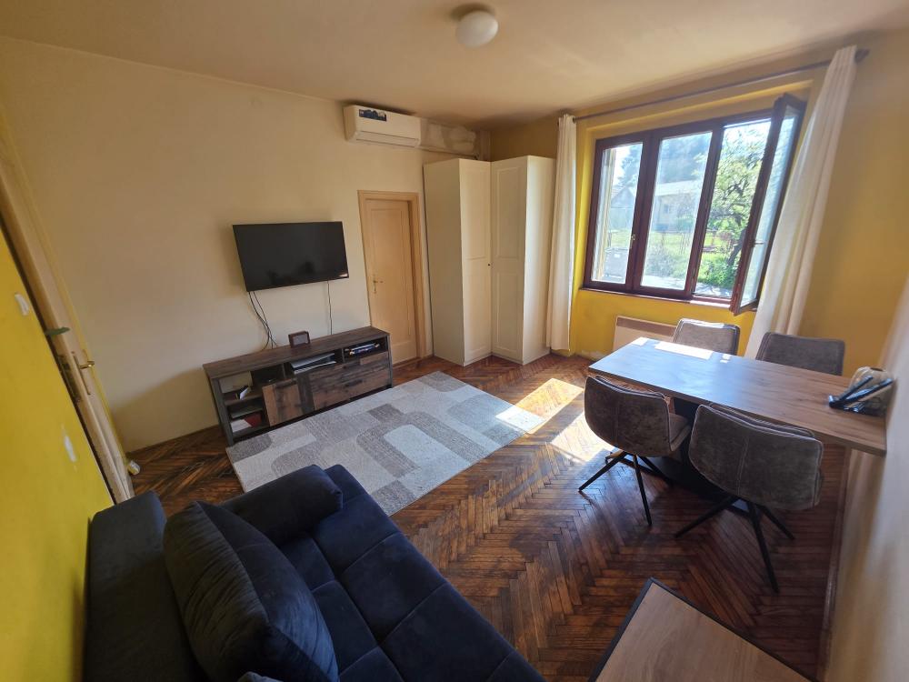 Stan na prodaju u Beogradu, Savski venac, jednoiposoban, 35m2, cena 135000 evra