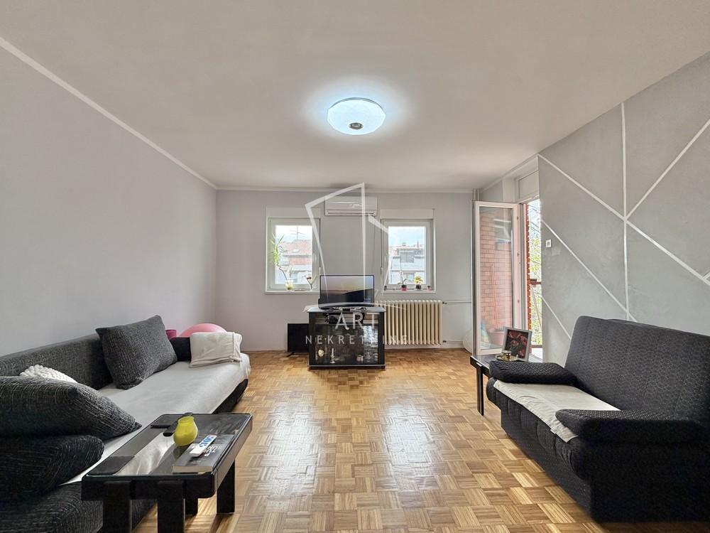 Stan na prodaju u Beogradu, Mirijevo, dvoiposoban, 71m2, cena 205000 evra