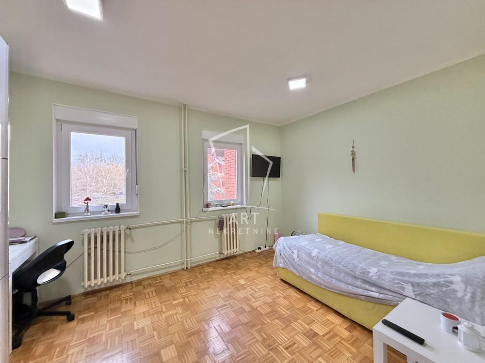 Stan na prodaju u Beogradu, Mirijevo, dvoiposoban, 71m2, cena 205000 evra