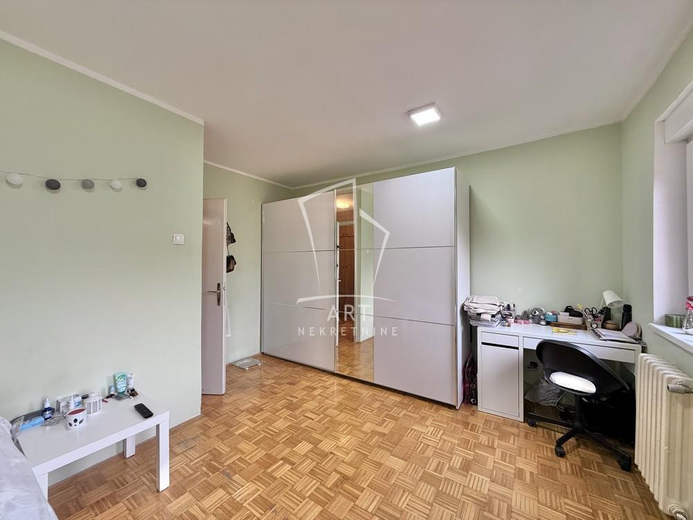 Stan na prodaju u Beogradu, Mirijevo, dvoiposoban, 71m2, cena 205000 evra