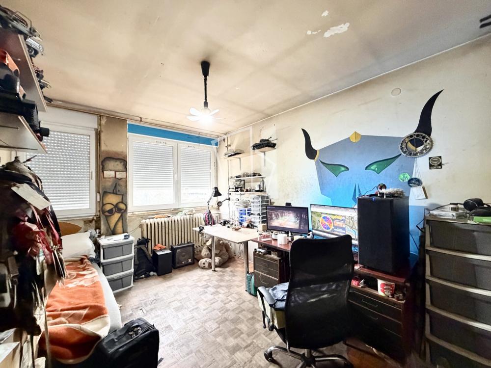 Stan na prodaju u Beogradu, Novi Beograd blok 21 (10. gimnazija), trosoban, 67m2, cena 217000 evra