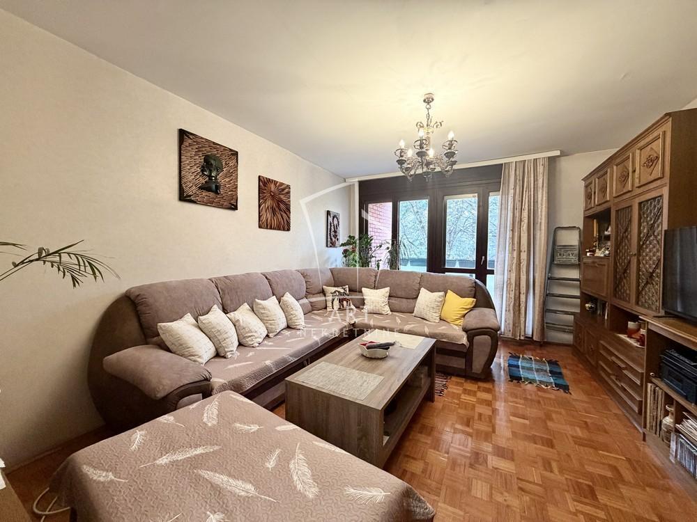 Stan na prodaju u Beogradu, Petlovo brdo, cetvorosoban, 94m2, cena 275000 evra