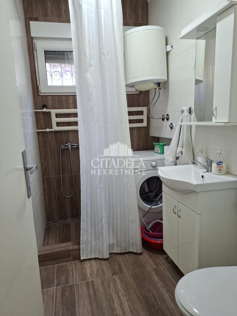 Stan na prodaju u Beogradu, Banovo brdo, dvosoban, 53m2, cena 185000 evra