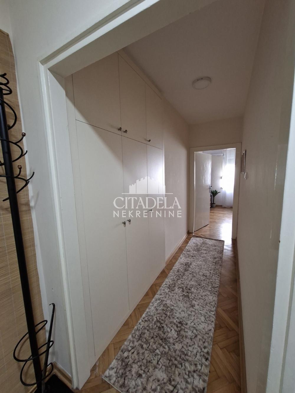 Stan na prodaju u Beogradu, Banovo brdo, dvosoban, 53m2, cena 185000 evra