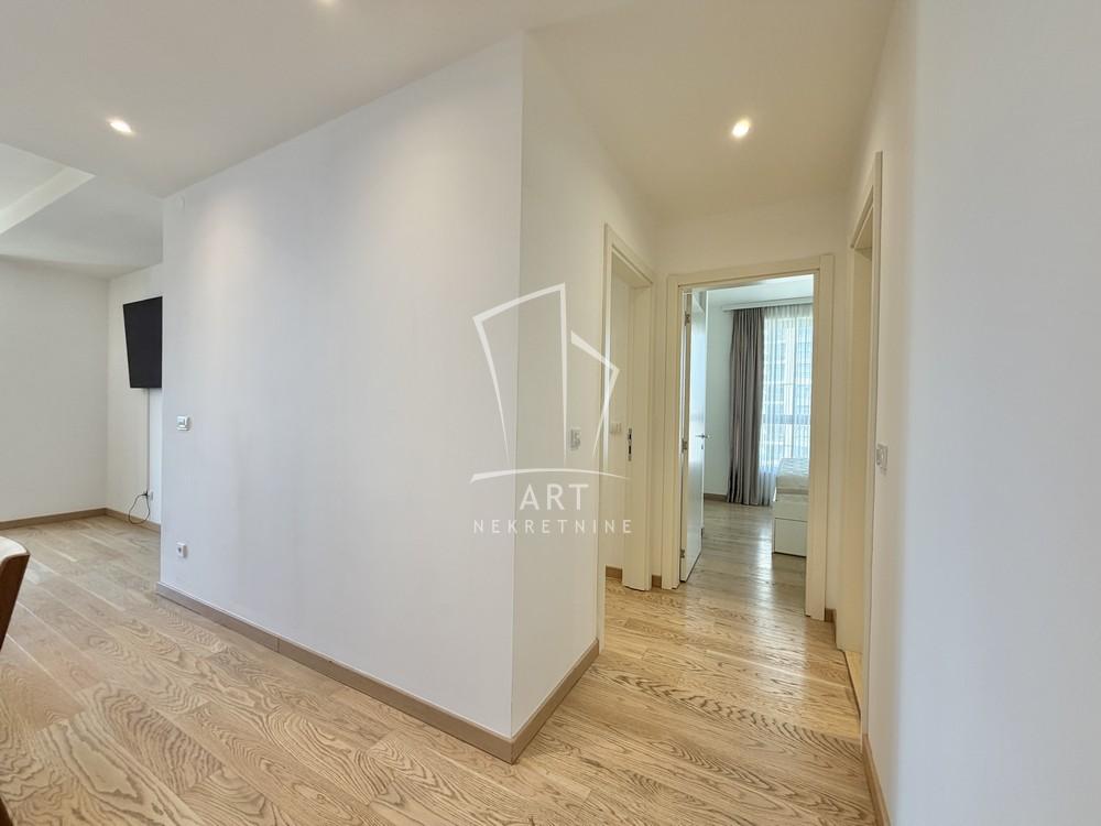 Stan na prodaju u Beogradu, Beograd na vodi, trosoban, 81m2, cena 382000 evra