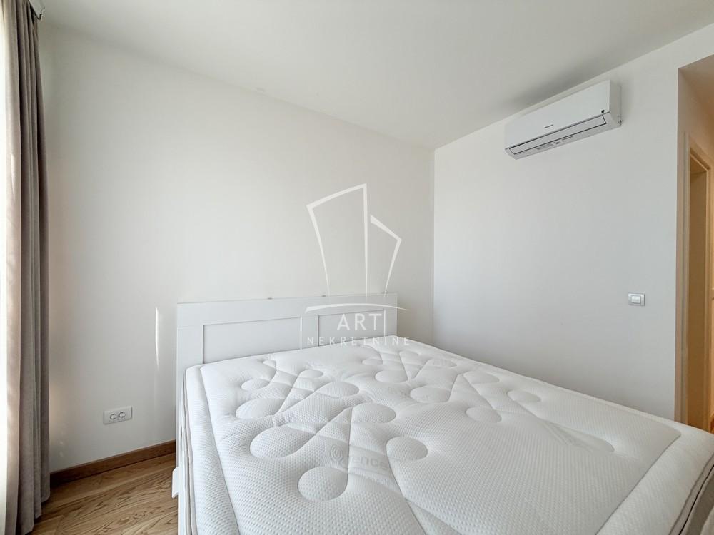 Stan na prodaju u Beogradu, Beograd na vodi, trosoban, 81m2, cena 382000 evra