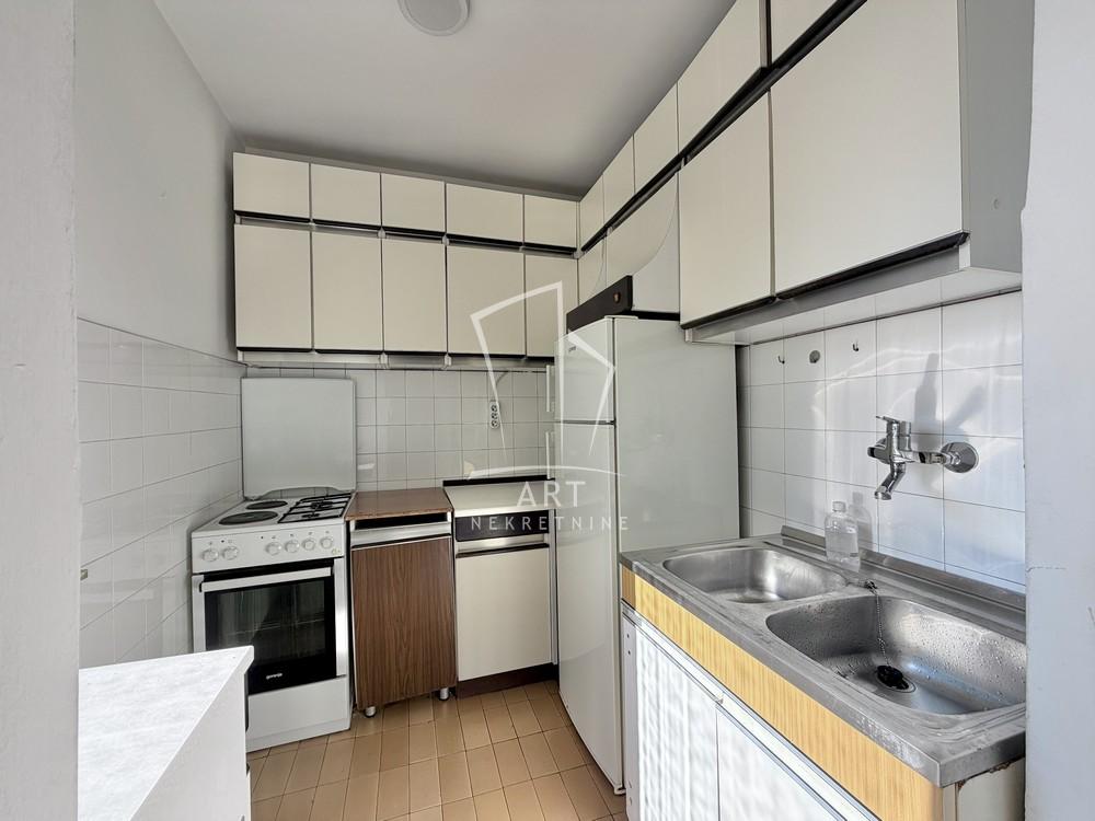 Stan na prodaju u Beogradu, Crveni Krst, jednosoban, 41m2, cena 175000 evra