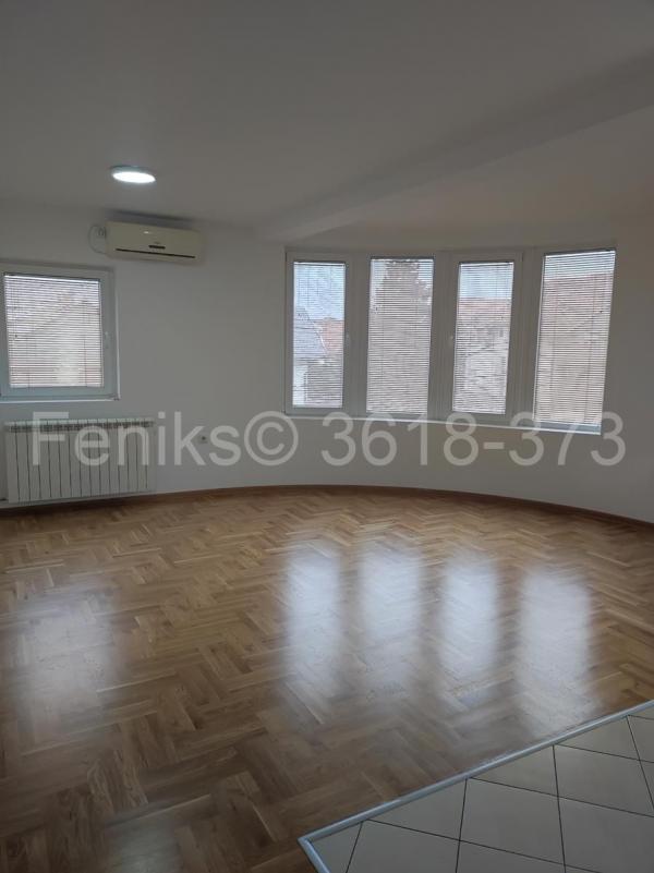 Stan na prodaju u Beogradu, Altina, trosoban, 65m2, cena 123500 evra