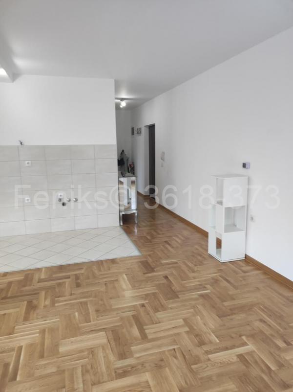 Stan na prodaju u Beogradu, Altina, trosoban, 65m2, cena 123500 evra