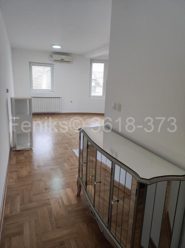 Stan na prodaju u Beogradu, Altina, trosoban, 65m2, cena 123500 evra