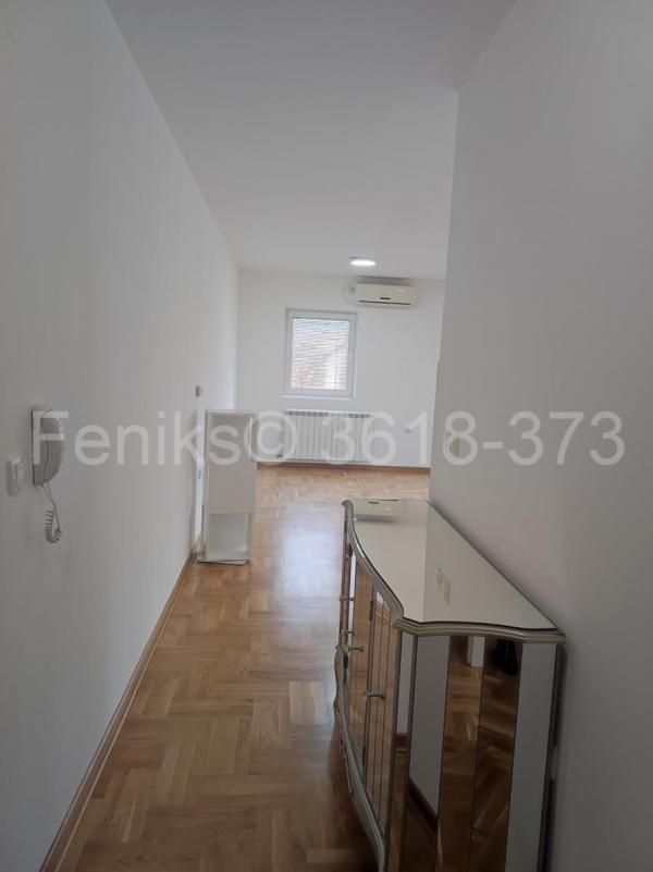 Stan na prodaju u Beogradu, Altina, trosoban, 65m2, cena 123500 evra