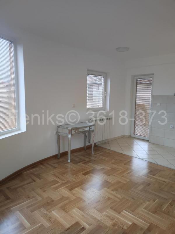 Stan na prodaju u Beogradu, Altina, trosoban, 65m2, cena 123500 evra