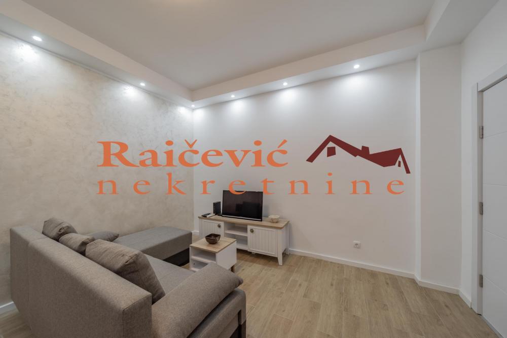 Stan na prodaju u Beogradu, Dorćol, jednoiposoban, 31m2, cena 173000 evra