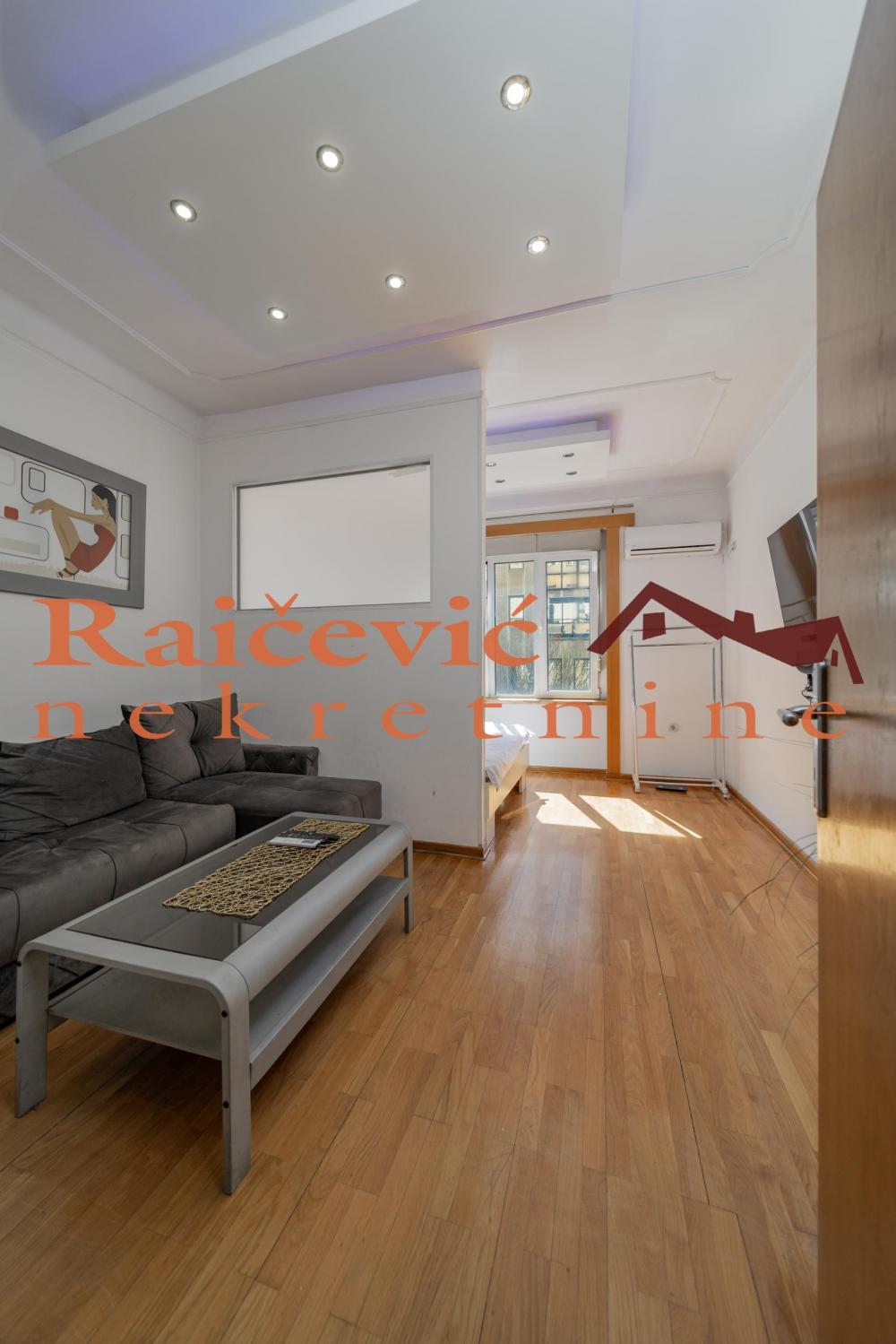 Stan na prodaju u Beogradu, Beograd (centar), jednoiposoban, 40m2, cena 260000 evra