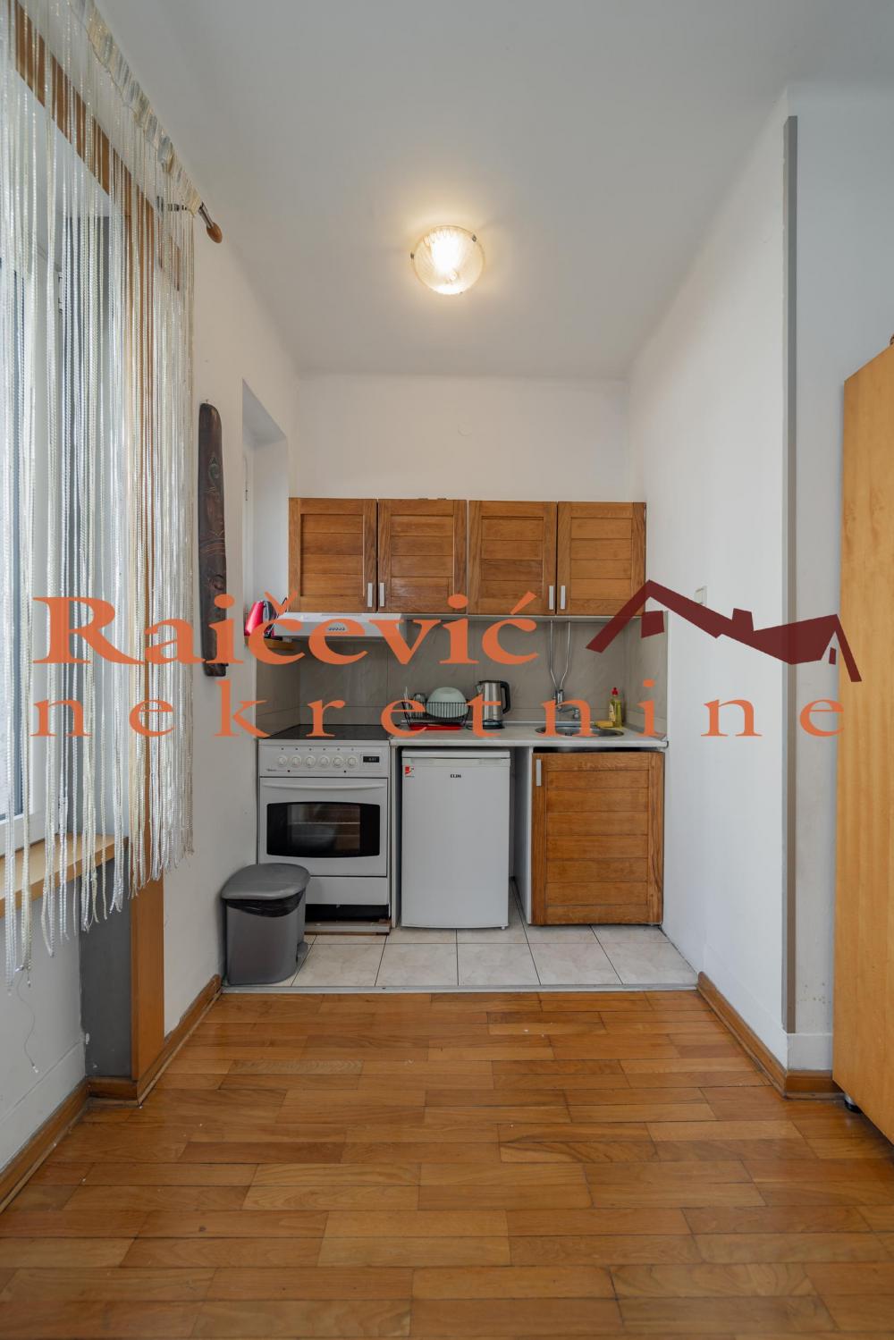 Stan na prodaju u Beogradu, Beograd (centar), jednoiposoban, 40m2, cena 260000 evra