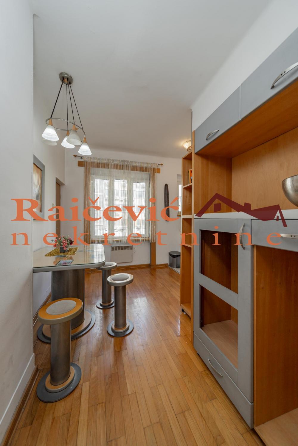 Stan na prodaju u Beogradu, Beograd (centar), jednoiposoban, 40m2, cena 260000 evra