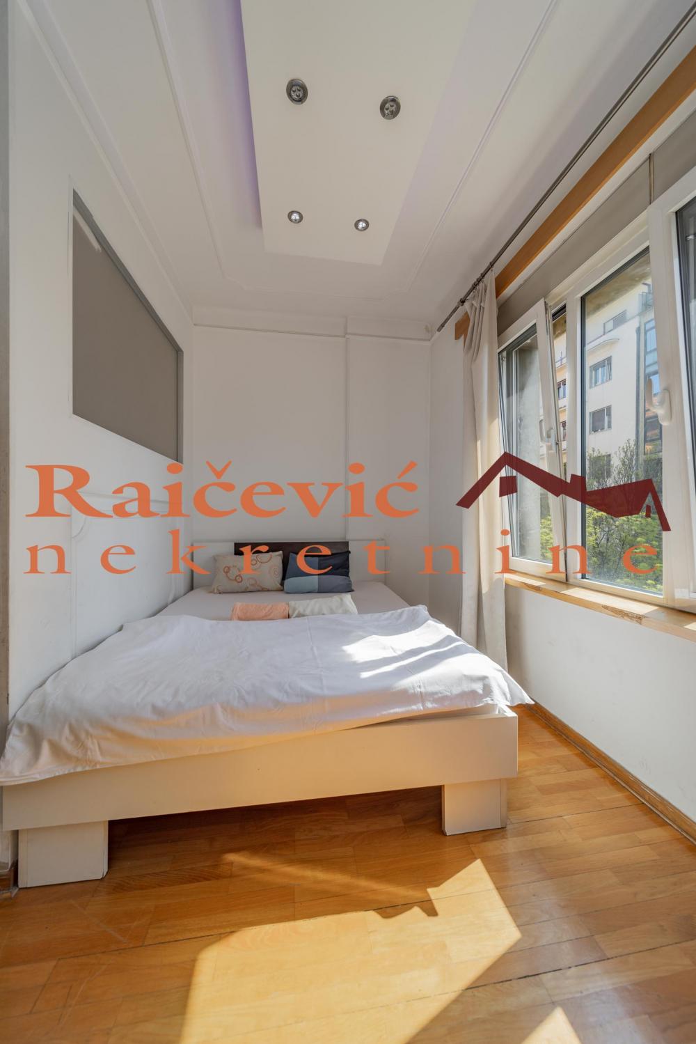 Stan na prodaju u Beogradu, Beograd (centar), jednoiposoban, 40m2, cena 260000 evra