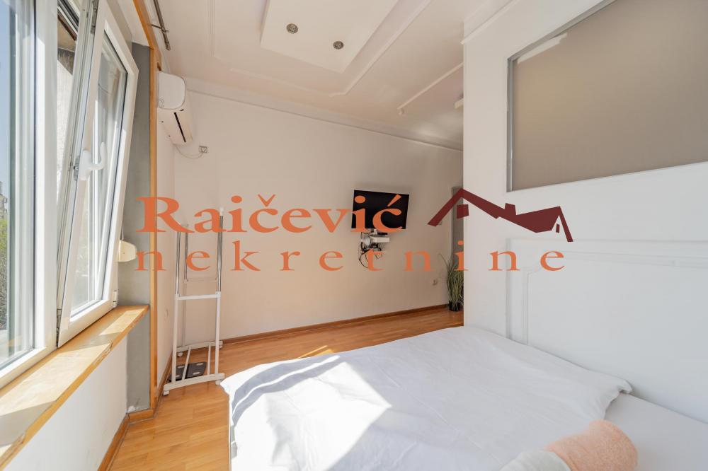 Stan na prodaju u Beogradu, Beograd (centar), jednoiposoban, 40m2, cena 260000 evra