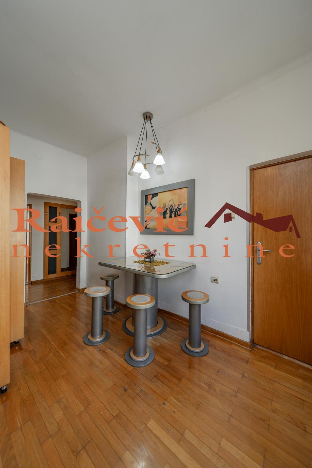 Stan na prodaju u Beogradu, Beograd (centar), jednoiposoban, 40m2, cena 260000 evra