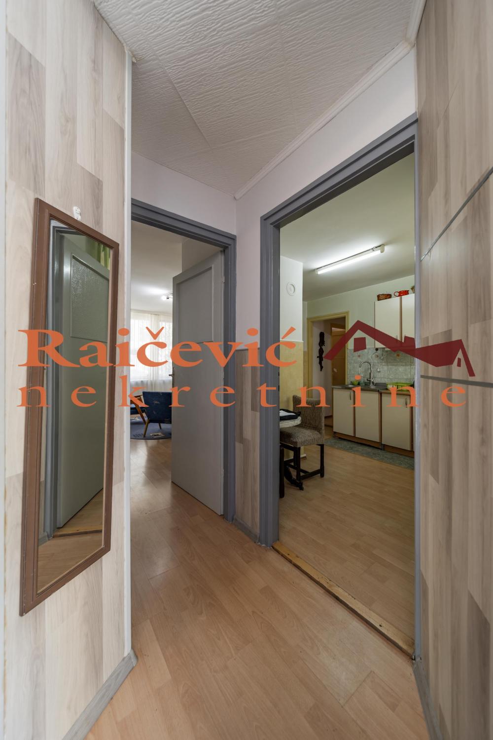 Stan na prodaju u Beogradu, Vukov spomenik, trosoban, 55m2, cena 179000 evra