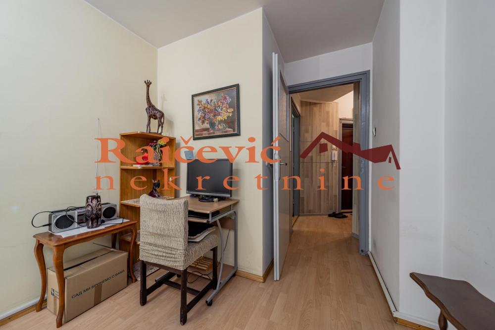 Stan na prodaju u Beogradu, Vukov spomenik, trosoban, 55m2, cena 179000 evra