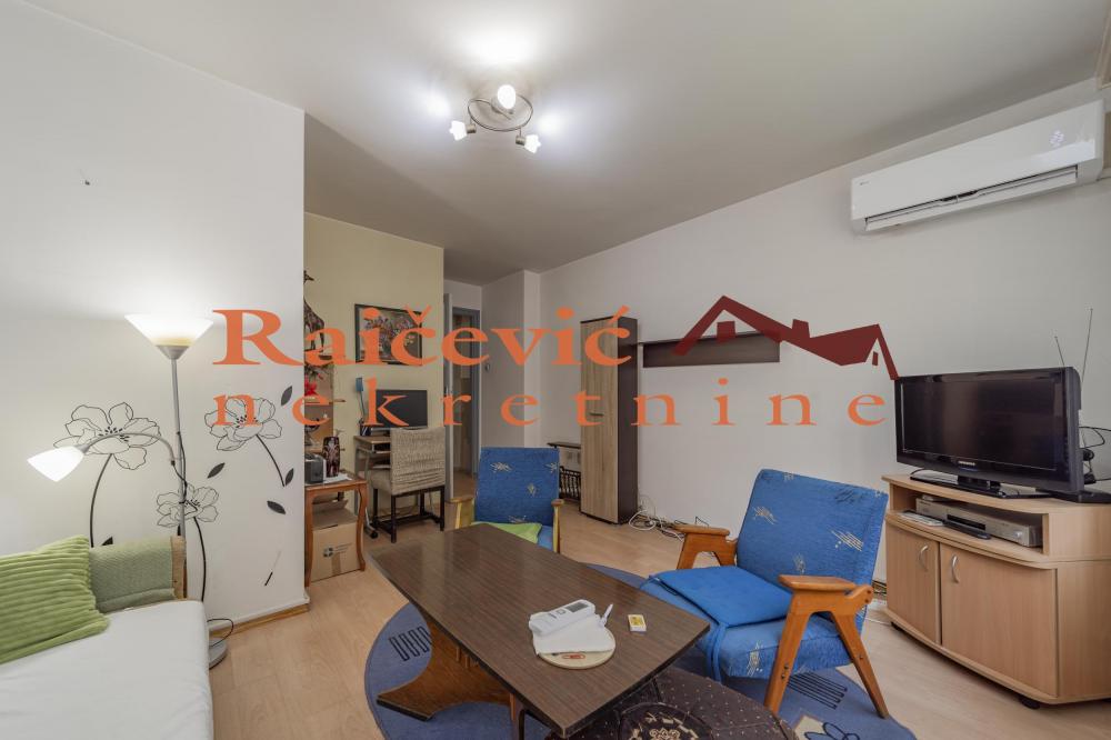 Stan na prodaju u Beogradu, Vukov spomenik, trosoban, 55m2, cena 179000 evra