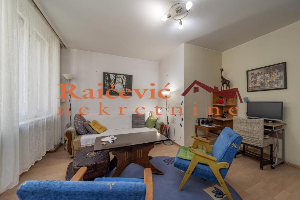 Stan na prodaju u Beogradu, Vukov spomenik, trosoban, 55m2, cena 179000 evra