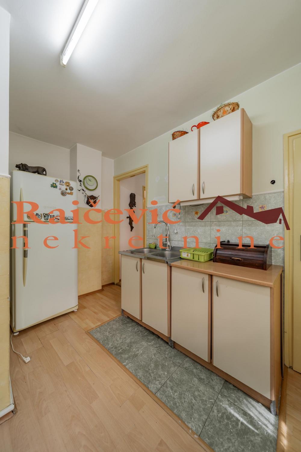 Stan na prodaju u Beogradu, Vukov spomenik, trosoban, 55m2, cena 179000 evra