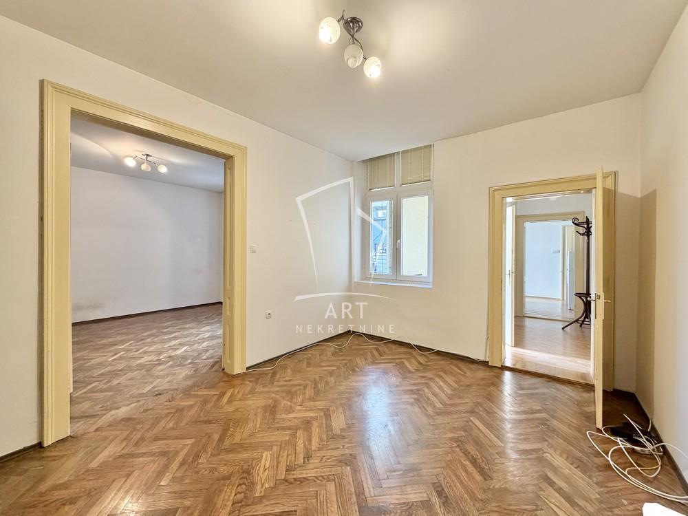 Stan na prodaju u Beogradu, Vračar, troiposoban, 81m2, cena 325000 evra