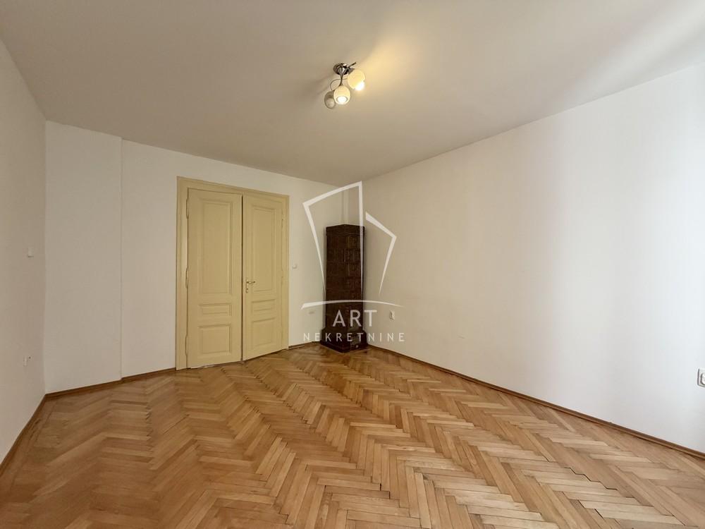 Stan na prodaju u Beogradu, Vračar, troiposoban, 81m2, cena 325000 evra