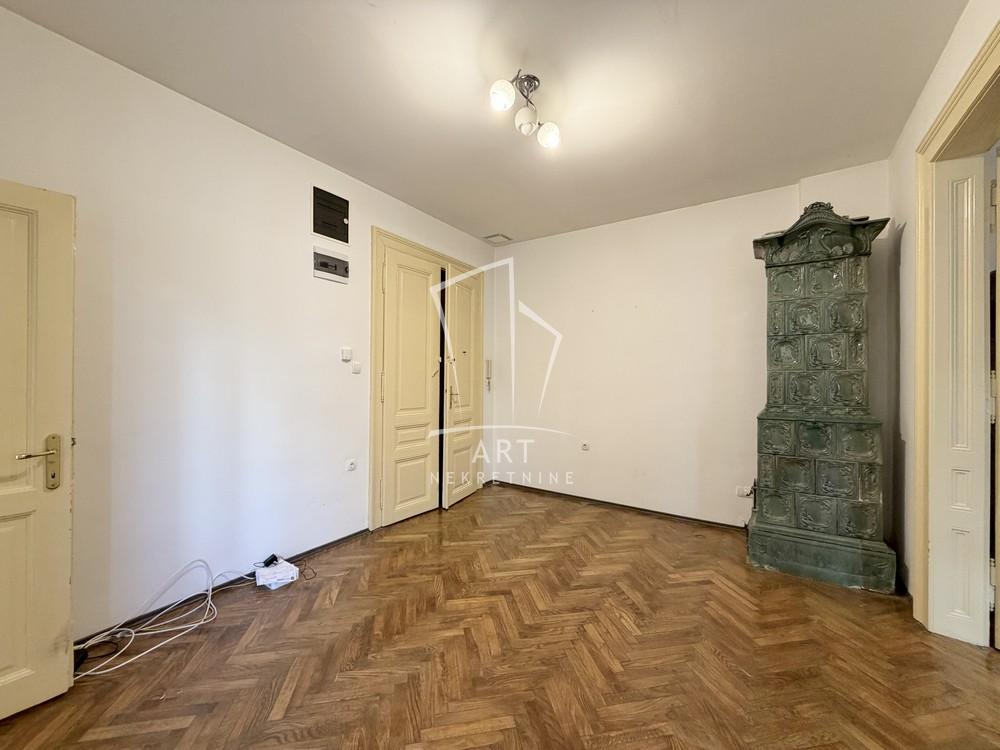 Stan na prodaju u Beogradu, Vračar, troiposoban, 81m2, cena 325000 evra