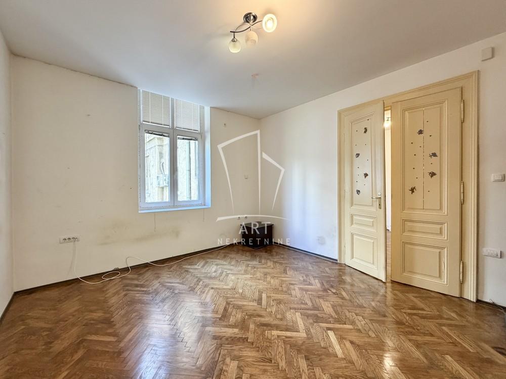 Stan na prodaju u Beogradu, Vračar, troiposoban, 81m2, cena 325000 evra