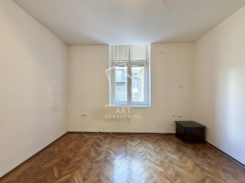 Stan na prodaju u Beogradu, Vračar, troiposoban, 81m2, cena 325000 evra