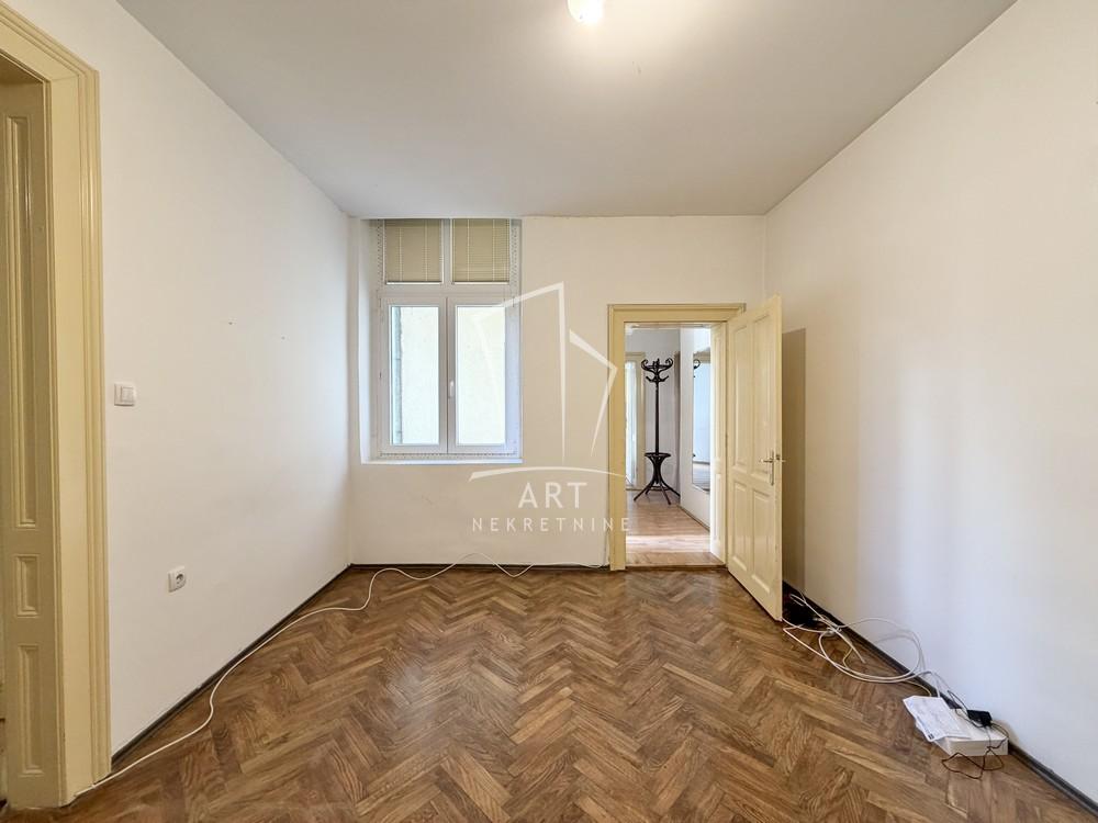 Stan na prodaju u Beogradu, Vračar, troiposoban, 81m2, cena 325000 evra