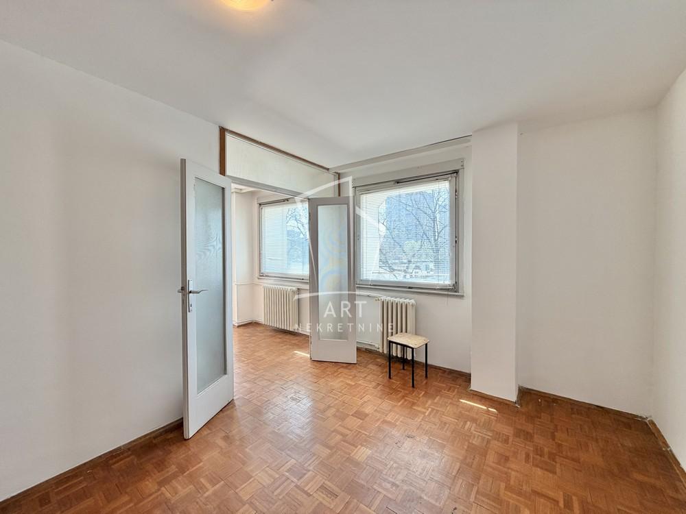 Stan na prodaju u Beogradu, Novi Beograd blok 28 (Potkovica), dvoiposoban, 58m2, cena 200000 evra